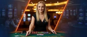 Meja Three Card Poker kubet login dengan tata letak jelas untuk pemain dan dealer